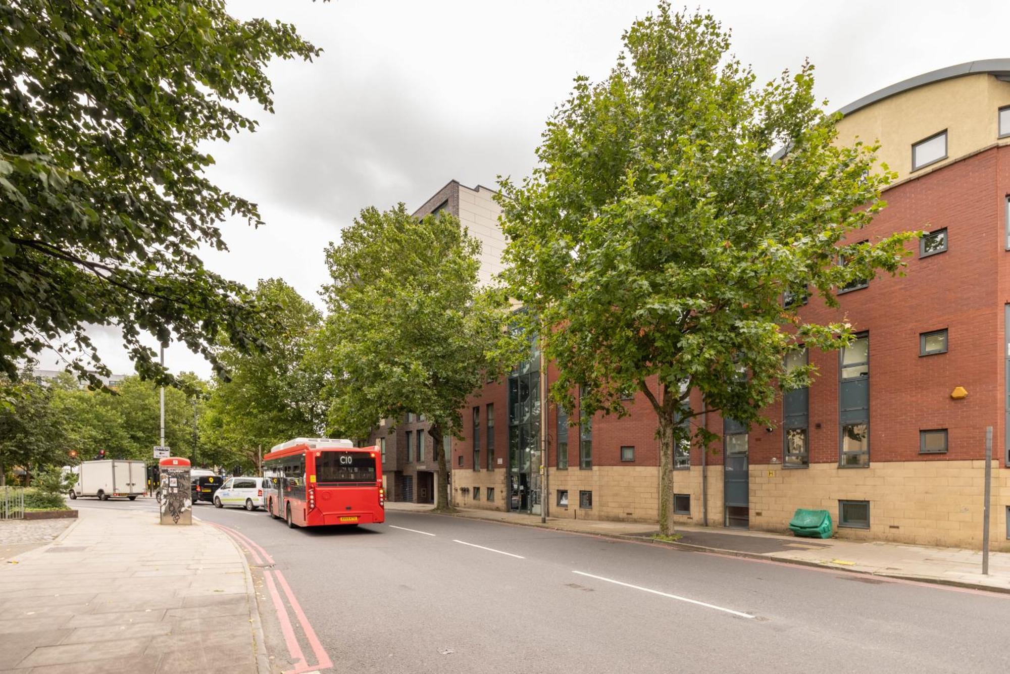 The Bermondsey Apartment Лондон Экстерьер фото